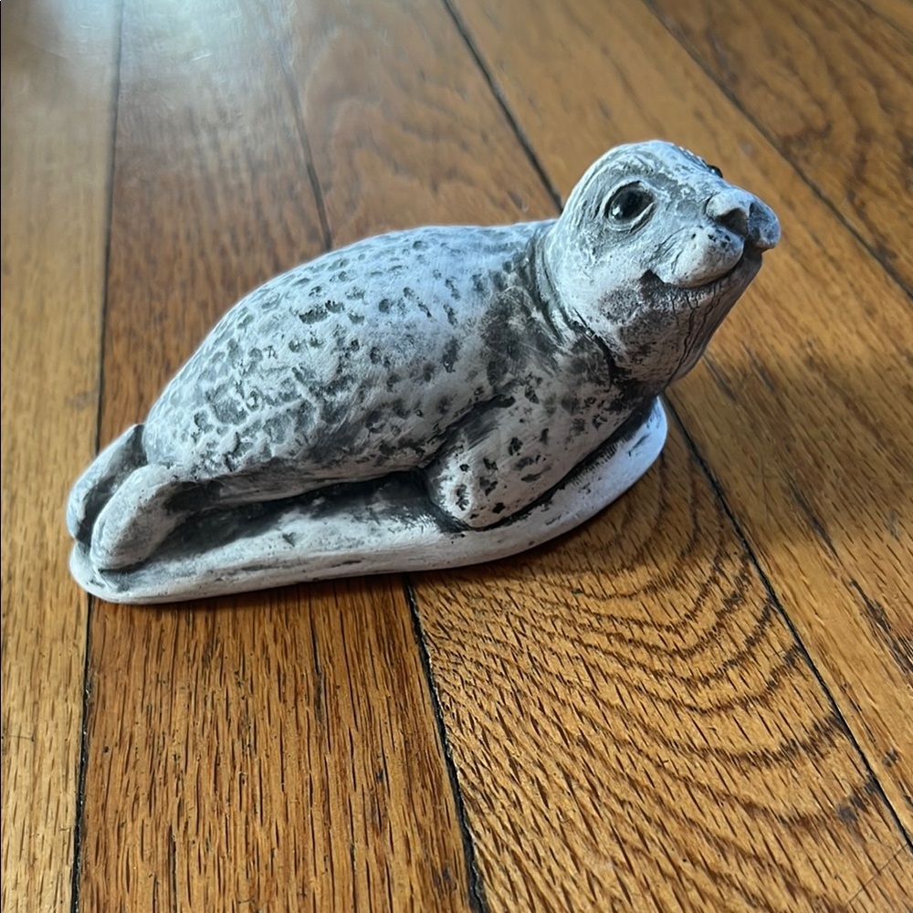 BEKKA Handcrafted Mt. St. Helen's Ash Sculpture CUTE ADORABLE BABY SEAL